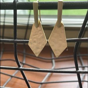 Kendra Scott wire gold tone earrings